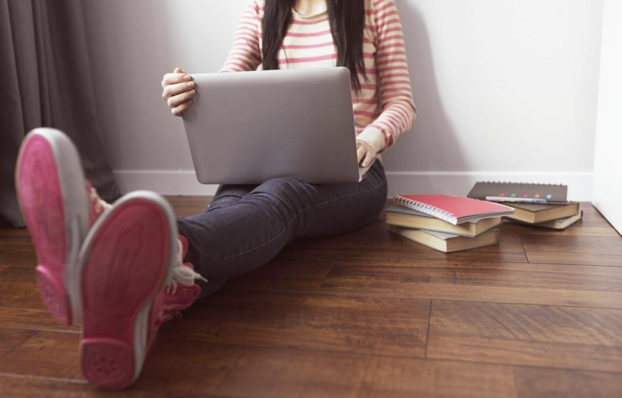 Ambiente profesional de capacitación en comunicación empresarial